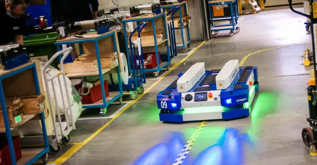 Autonomiczne roboty AMR jako strategiczny kierunek rozwoju produkcji i magazynów